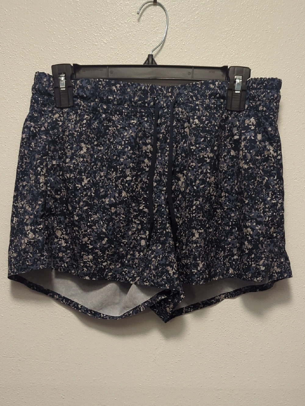 Athleta Shorts Sz 6